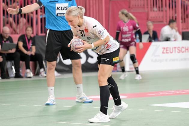 Laura Penzes (BSV Sachsen Zwickau, 37) TusSies Metzingen vs. BSV Sachsen Zwickau, Handball, Alsco HBF, 3.Ligaspieltag, Saison 2025 2026, 13.09.2025 TusSies Metzingen vs. BSV Sachsen Zwickau, Handball, Alsco HBF, 3.Ligaspieltag, Saison 2025 2026, 13.09.2025 Tuebingen Copyright: xEibner-Pressefoto TobiasxBaurx EP_TBR