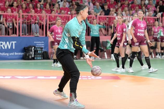 Sara Suba (TusSies Metzingen, 77) im Tor TusSies Metzingen vs. BSV Sachsen Zwickau, Handball, Alsco HBF, 3.Ligaspieltag, Saison 2025 2026, 13.09.2025 TusSies Metzingen vs. BSV Sachsen Zwickau, Handball, Alsco HBF, 3.Ligaspieltag, Saison 2025 2026, 13.09.2025 Tuebingen Copyright: xEibner-Pressefoto TobiasxBaurx EP_TBR