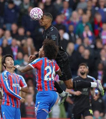 Chris Richards of Crystal Palace and Noah Sadiki of Sunderland at Selhurst Park Crystal Palace v Sunderland, Premier League, Football, Selhurst Park, London, UK - 13 Sept 2025London Selhurst Park United Kingdom EDITORIAL USE ONLY No use with unauthorised audio, video, data, fixture lists, club league logos or live services. Online in-match use limited to 120 images, no video emulation. No use in betting, games or single club league player publications. Copyright: xAndrewxParsons Shutterstockx 15481292be