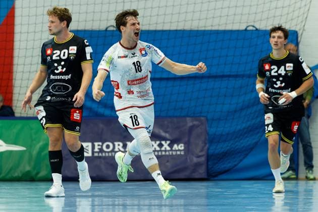 Tim Ruediger (TV 05 07 Huettenberg, 18) jubelt nach erfolgreichem 7 Meter TV 05 07 Huettenberg vs. - HSG Krefeld Niederrhein, Handball, 2. Handball Bundesliga, 03. Spieltag, Saison 2025 2026, 13.09.25 TV 05 07 Huettenberg vs. - HSG Krefeld Niederrhein, Handball, 2. Handball Bundesliga, 03. Spieltag, Saison 2025 2026, 13.09.25 Huettenberg Copyright: xEibner-Pressefoto JoergxHeinrichx EP_JHR