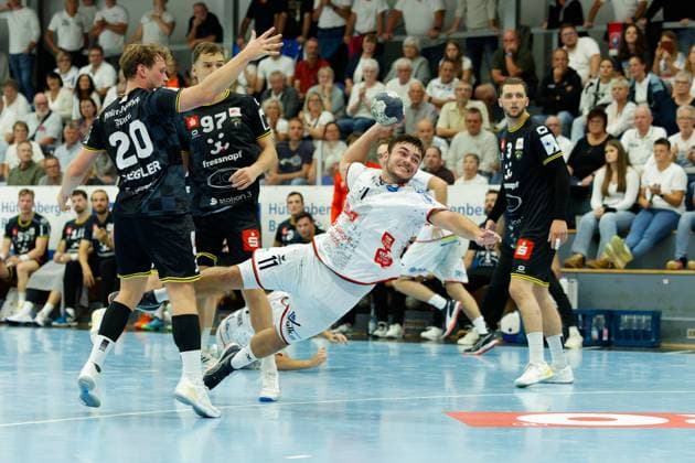 Lukas Siegler (HSG Krefeld Niederrhein, 20) Lasse Ohl (TV 05 07 Huettenberg, 11) Matija Mircic (HSG Krefeld Niederrhein, 97) TV 05 07 Huettenberg vs. - HSG Krefeld Niederrhein, Handball, 2. Handball Bundesliga, 03. Spieltag, Saison 2025 2026, 13.09.25 TV 05 07 Huettenberg vs. - HSG Krefeld Niederrhein, Handball, 2. Handball Bundesliga, 03. Spieltag, Saison 2025 2026, 13.09.25 Huettenberg Copyright: xEibner-Pressefoto JoergxHeinrichx EP_JHR