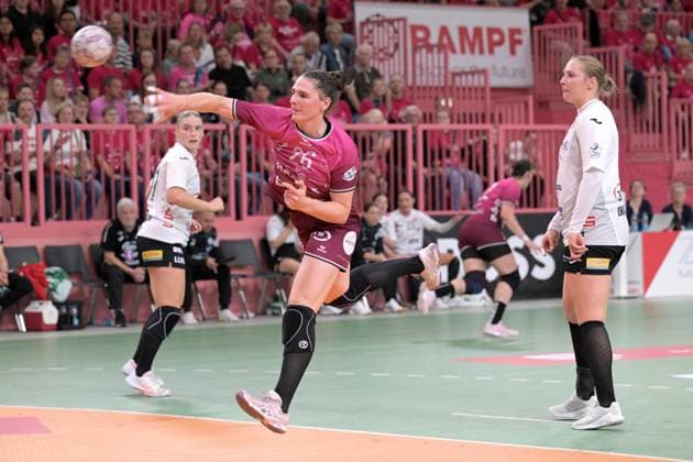 Svenja Huebner (TusSies Metzingen, 26) TusSies Metzingen vs. BSV Sachsen Zwickau, Handball, Alsco HBF, 3.Ligaspieltag, Saison 2025 2026, 13.09.2025 TusSies Metzingen vs. BSV Sachsen Zwickau, Handball, Alsco HBF, 3.Ligaspieltag, Saison 2025 2026, 13.09.2025 Tuebingen Copyright: xEibner-Pressefoto TobiasxBaurx EP_TBR