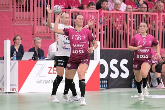 Carolin Huebner (TusSies Metzingen, 56) TusSies Metzingen vs. BSV Sachsen Zwickau, Handball, Alsco HBF, 3.Ligaspieltag, Saison 2025 2026, 13.09.2025 TusSies Metzingen vs. BSV Sachsen Zwickau, Handball, Alsco HBF, 3.Ligaspieltag, Saison 2025 2026, 13.09.2025 Tuebingen Copyright: xEibner-Pressefoto TobiasxBaurx EP_TBR
