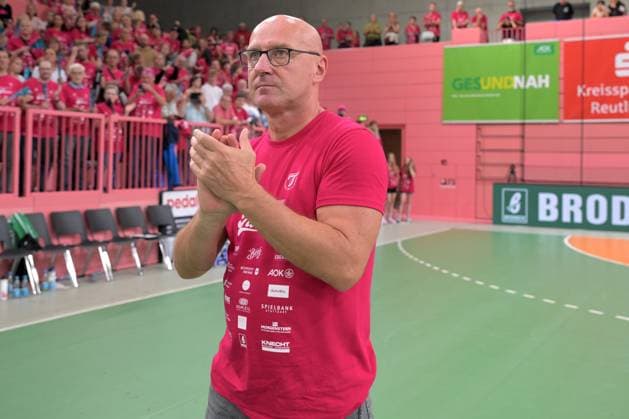 Ferenc Rott (TusSies Metzingen, Geschaeftsfuehrer) nach dem ersten Spiel in der Paul-Horn-Arena in der Saison in Tuebingen TusSies Metzingen vs. BSV Sachsen Zwickau, Handball, Alsco HBF, 3.Ligaspieltag, Saison 2025 2026, 13.09.2025 TusSies Metzingen vs. BSV Sachsen Zwickau, Handball, Alsco HBF, 3.Ligaspieltag, Saison 2025 2026, 13.09.2025 Tuebingen Copyright: xEibner-Pressefoto TobiasxBaurx EP_TBR