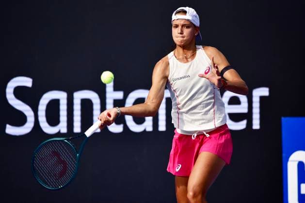 WTA, Tennis Damen GUADALAJARA 250 OPEN WTA GUADALAJARA 250 OPEN JACQUEMOT VS ARANGO 13092025 GUADALAJARA, JALISCO. Action photo of Emilian Arango of Colombia, during day 6 the WTA Guadalajara 250 Open, held at the Centro Panamericano de Tenis of Guadalajara, Jalisco, Mexico. Foto de accion de Emiliana Arango de Colombia, durante el dia 6 del WTA Guadalajara 250 Open, celebrado en el Centro Panamericano de Tenis de Guadalajara, Jalisco, Mexico PHOTO BY IMAGENSHOP AGENCIA FOTOGRAFICA GUADALAJARA JALISCO MEXICO Copyright: xIMAGENSHOPxAGENCIAxFOTOGRAFICAx