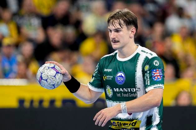 Felix Aellen (ThSV, 22), am Ball, Einzelbild, Einzelfoto, Aktion, Action, 13.09.2025, Mannheim (Deutschland), Handball, Bundesliga, Rhein-Neckar Löwen - ThSV Eisenach