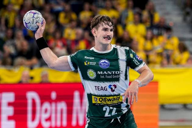 Felix Aellen (ThSV, 22), am Ball, Einzelbild, Einzelfoto, Aktion, Action, 13.09.2025, Mannheim (Deutschland), Handball, Bundesliga, Rhein-Neckar Löwen - ThSV Eisenach