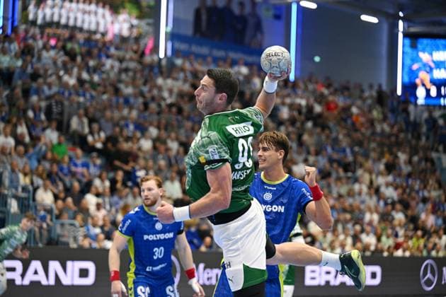RECORD DATE NOT STATED Mijajlo Marsenic (Fuechse Berlin 93) gegen Julian Koester (VfL Gummersbach 7) GER, VfL Gummersbach vs. Fuechse Berlin, Handball, Daikin 1. Bundesliga, 4. Spieltag, Spielzeit 2025-2026, Schwalbe Arena Gummersbach, 14.09.2025 GER, VfL Gummersbach vs. Fuechse Berlin, Handball, Daikin 1. Bundesliga, 4. Spieltag, Spielzeit 2025-2026, Schwalbe Arena Gummersbach, 14.09.2025 Gummersbach Copyright: xEibner-Pressefoto JuergenxAugstx EP_JAT