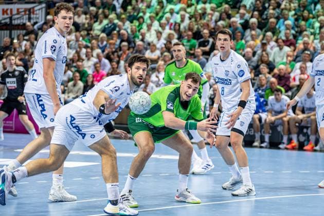 Handball Bundesliga; HSG Wetzlar - TBV Lemgo Lippe, 14.09.25 Josip Simic (HSG Wetzlar, 10), Joel Willecke (TBV Lemgo Lippe, 24), Tim Suton (TBV Lemgo Lippe, 23), Frederik Simak (TBV Lemgo Lippe, 8), . Handball Bundesliga; HSG Wetzlar - TBV Lemgo Lippe: Wetzlar, 14.09.25 Copyright: xBEAUTIFULxSPORTS Roeczeyx