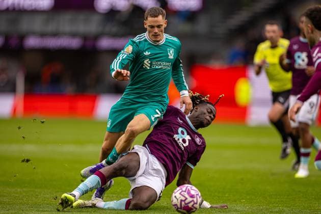 (250915) -- BURNLEY, Sept. 15, 2025 -- Liverpool s Florian Wirtz (L) vies with Burnley s Lesley Ugochukwu during the English Premier League match between Burnley FC and Liverpool FC in Burnley, Britain, on Sept. 14, 2025. FOR EDITORIAL USE ONLY. NOT FOR SALE FOR MARKETING OR ADVERTISING CAMPAIGNS. NO USE WITH UNAUTHORIZED AUDIO, VIDEO, DATA, FIXTURE LISTS, CLUB LEAGUE LOGOS OR LIVE SERVICES. ONLINE IN-MATCH USE LIMITED TO 45 IMAGES, NO VIDEO EMULATION. NO USE IN BETTING, GAMES OR SINGLE CLUB LEAGUE PLAYER PUBLICATIONS. (SP)BRITAIN-BURNLEY-FOOTBALL-PREMIER LEAGUE-BURNLEY VS LIVERPOOL LixYing