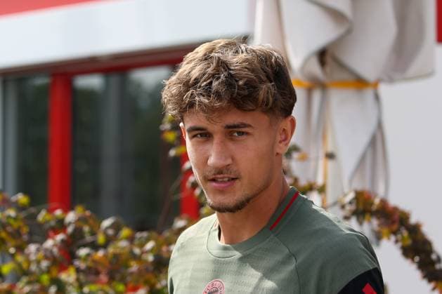 Tom Bischof (FC Bayern Muenchen, 20), GER, Abschlusstraining, FC Bayern Muenchen, Fussball, UEFA Champions League, Liga-Phase, 1. Spieltag, Saison 2025 2026, 16.09.2025, GER, Abschlusstraining, FC Bayern Muenchen, Fussball, UEFA Champions League, Liga-Phase, 1. Spieltag, Saison 2025 2026, 16.09.2025 Muenchen Copyright: xEibner-Pressefoto JennixMaulx EP_JML