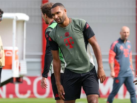 Jonathan Tah (FC Bayern Muenchen, 04), GER, Abschlusstraining, FC Bayern Muenchen, Fussball, UEFA Champions League, Liga-Phase, 1. Spieltag, Saison 2025 2026, 16.09.2025, GER, Abschlusstraining, FC Bayern Muenchen, Fussball, UEFA Champions League, Liga-Phase, 1. Spieltag, Saison 2025 2026, 16.09.2025 Muenchen Copyright: xEibner-Pressefoto JennixMaulx EP_JML