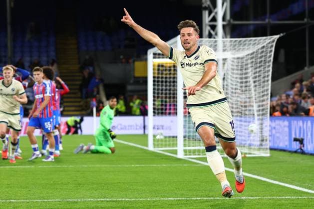 Ryan Leonard of Millwall celebrates after scoring a goal (1-1) Crystal Palace v Millwall, EFL Carabao Cup, Third Round, Football, Selhurst Park, London, UK - 16 Sep 2025London Selhurst Park United Kingdom EDITORIAL USE ONLY No use with unauthorised audio, video, data, fixture lists, club league logos or live services. Online in-match use limited to 120 images, no video emulation. No use in betting, games or single club league player publications. Copyright: xSimonxDael Shutterstockx 15481348am