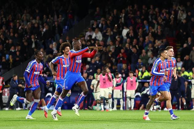 Crystal Palace players celebrate after winning the penalty shootout Crystal Palace v Millwall, EFL Carabao Cup, Third Round, Football, Selhurst Park, London, UK - 16 Sep 2025London Selhurst Park United Kingdom EDITORIAL USE ONLY No use with unauthorised audio, video, data, fixture lists, club league logos or live services. Online in-match use limited to 120 images, no video emulation. No use in betting, games or single club league player publications. Copyright: xSimonxDael Shutterstockx 15481348ba