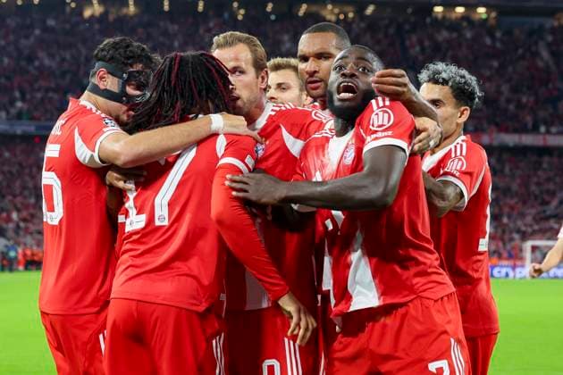 Aleksandar Pavlovic (FC Bayern München), Michael Olise (FC Bayern Muenchen), Harry Kane (FC Bayern Muenchen), Jonathan Tah (FC Bayern Muenchen), Dayot Upamecano (FC Bayern Muenchen) und Luis Diaz (FC Bayern Muenchen) jubeln, UEFA Champions League 2025 26 League Phase MD1, FC Bayern München v Chelsea FC, Football Arena Munich am 17. September 2025 in München, Deutschland. (Foto von Marco Steinbrenner DeFodi Images) Aleksandar Pavlovic (FC Bayern München), Michael Olise (FC Bayern Muenchen), Harry Kane (FC Bayern Muenchen), Jonathan Tah (FC Bayern Muenchen), Dayot Upamecano (FC Bayern Muenchen) und Luis Diaz (FC Bayern Muenchen) cheer, UEFA Champions League 2025 26 League Phase MD1, FC Bayern München v Chelsea FC, Football Arena Munich, September 17, 2025 in Munich, Germany. (Photo by Marco Steinbrenner DeFodi Images)