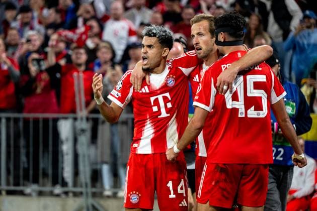 Luis Diaz (FC Bayern Muenchen, 14), Harry Kane (FC Bayern Muenchen, 09), Aleksandar Pavlovic (FC Bayern Muenchen, 45) jubeln ueber das Tor zum 3:1, GER, FC Bayern Muenchen vs FC Chelsea FC, Fussball, UEFA Champions League, Ligaphase, 1. Spieltag, Saison 2025 2026, 17.09.2025 GER, FC Bayern Muenchen vs FC Chelsea FC, Fussball, UEFA Champions League, Ligaphase, 1. Spieltag, Spielzeit 2025 2026, 17.09.2025 Muenchen Copyright: xEibner-Pressefoto Memmlerx EP_MMR