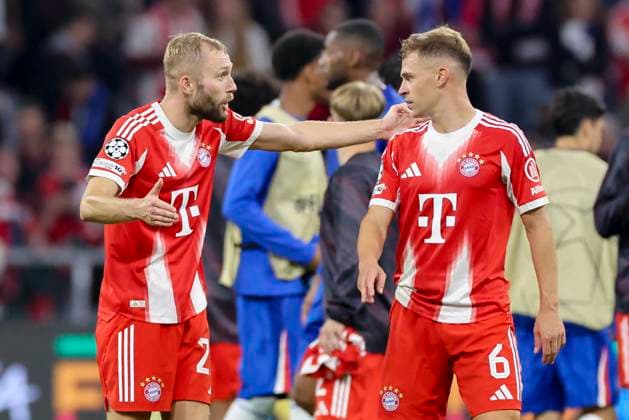 Konrad Laimer (FC Bayern Muenchen) und Joshua Kimmich (FC Bayern Muenchen) unterhalten sich, UEFA Champions League 2025 26 League Phase MD1, FC Bayern München v Chelsea FC, Football Arena Munich am 17. September 2025 in München, Deutschland. (Foto von Marco Steinbrenner DeFodi Images) Konrad Laimer (FC Bayern Muenchen) und Joshua Kimmich (FC Bayern Muenchen) talk together, UEFA Champions League 2025 26 League Phase MD1, FC Bayern München v Chelsea FC, Football Arena Munich, September 17, 2025 in Munich, Germany. (Photo by Marco Steinbrenner DeFodi Images)