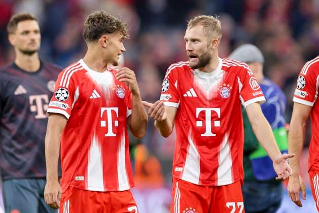 Tom Bischof (FC Bayern Muenchen) und Konrad Laimer (FC Bayern Muenchen) unterhalten sich, UEFA Champions League 2025 26 League Phase MD1, FC Bayern München v Chelsea FC, Football Arena Munich am 17. September 2025 in München, Deutschland. (Foto von Marco Steinbrenner DeFodi Images) Tom Bischof (FC Bayern Muenchen) und Konrad Laimer (FC Bayern Muenchen) talk together, UEFA Champions League 2025 26 League Phase MD1, FC Bayern München v Chelsea FC, Football Arena Munich, September 17, 2025 in Munich, Germany. (Photo by Marco Steinbrenner DeFodi Images)