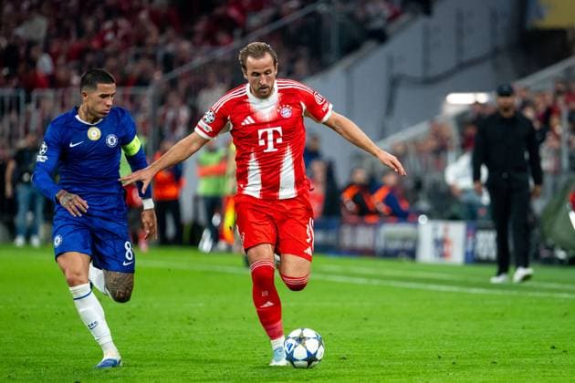 Harry Kane (FC Bayern Muenchen, 09) am Ball im Zweikampf mit Enzo Fernandez (FC Chelsea, 08), GER, FC Bayern Muenchen vs FC Chelsea FC, Fussball, UEFA Champions League, Ligaphase, 1. Spieltag, Saison 2025 2026, 17.09.2025 GER, FC Bayern Muenchen vs FC Chelsea FC, Fussball, UEFA Champions League, Ligaphase, 1. Spieltag, Spielzeit 2025 2026, 17.09.2025 Muenchen Copyright: xEibner-Pressefoto Memmlerx EP_MMR