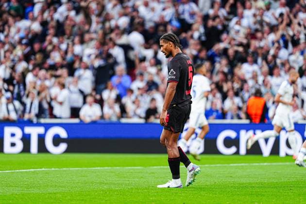 Enttaeuschung Loic Bade (Bayer 04 Leverkusen, 05) nach Tor zum 1:0 Jordan Larsson (FC Kopenhagen, 11) DEN, FC Kopenhagen vs. Bayer 04 Leverkusen, Fussball, UEFA Champions League, Spieltag 1, Spielzeit 2025 2026, 18.09.2025 DEN, FC Kopenhagen vs. Bayer 04 Leverkusen, Fussball, UEFA Champions League, Spieltag 1, Spielzeit 2025 2026, 18.09.2025 Kopenhagen Copyright: xEibner-Pressefoto MarcelxvonxFehrnx EP_MFN