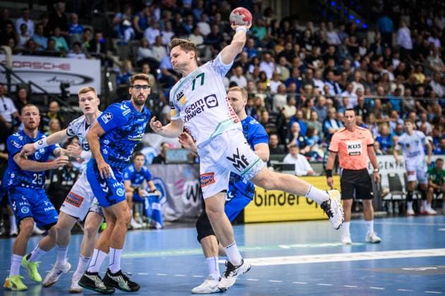 David Schmidt (Frisch auf! Goeppingen, 77) springt in den Kreis GER, TVB 1898 Stuttgart - Frisch Auf! Goeppingen, DAIKIN HBL, Handball, Bundesliga, 5. Spieltag, Spielzeit 2025 2026, 18.09.2025 GER, TVB 1898 Stuttgart - Frisch Auf! Goeppingen, DAIKIN HBL, Handball, Bundesliga, 5. Spieltag, Spielzeit 2025 2026, 18.09.2025 Stuttgart Copyright: xSandyxDinkelackerx EP_SDR