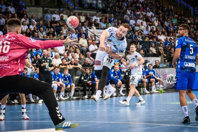 25fag vs. Stuttgarter Schlussmann Miljan Vujovic (TVB Stuttgart, 16) GER, TVB 1898 Stuttgart - Frisch Auf! Goeppingen, DAIKIN HBL, Handball, Bundesliga, 5. Spieltag, Spielzeit 2025 2026, 18.09.2025 GER, TVB 1898 Stuttgart - Frisch Auf! Goeppingen, DAIKIN HBL, Handball, Bundesliga, 5. Spieltag, Spielzeit 2025 2026, 18.09.2025 Stuttgart Copyright: xSandyxDinkelackerx EP_SDR