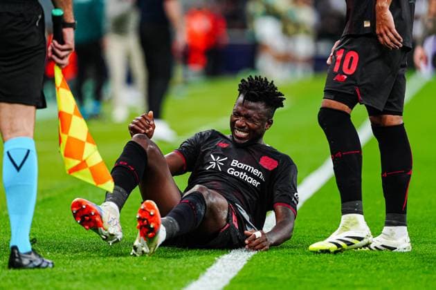 Edmond Tapsoba (Bayer 04 Leverkusen, 12) nach Foul am Boden DEN, FC Kopenhagen vs. Bayer 04 Leverkusen, Fussball, UEFA Champions League, Spieltag 1, Spielzeit 2025 2026, 18.09.2025 DEN, FC Kopenhagen vs. Bayer 04 Leverkusen, Fussball, UEFA Champions League, Spieltag 1, Spielzeit 2025 2026, 18.09.2025 Kopenhagen Copyright: xEibner-Pressefoto MarcelxvonxFehrnx EP_MFN