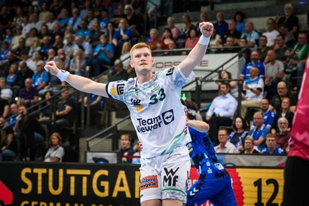 Ymir Oern Gislason (Frisch auf! Goeppingen, 33) in Siegerpose GER, TVB 1898 Stuttgart - Frisch Auf! Goeppingen, DAIKIN HBL, Handball, Bundesliga, 5. Spieltag, Spielzeit 2025 2026, 18.09.2025 GER, TVB 1898 Stuttgart - Frisch Auf! Goeppingen, DAIKIN HBL, Handball, Bundesliga, 5. Spieltag, Spielzeit 2025 2026, 18.09.2025 Stuttgart Copyright: xSandyxDinkelackerx EP_SDR