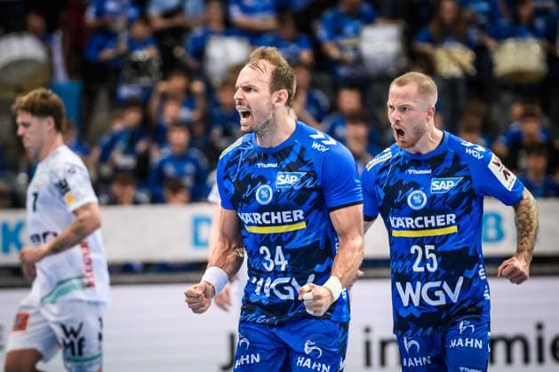 Kai Haefner (TVB Stuttgart, 34) mit Patrick Zieker (TVB Stuttgart, 25) - Jubelschrei GER, TVB 1898 Stuttgart - Frisch Auf! Goeppingen, DAIKIN HBL, Handball, Bundesliga, 5. Spieltag, Spielzeit 2025 2026, 18.09.2025 GER, TVB 1898 Stuttgart - Frisch Auf! Goeppingen, DAIKIN HBL, Handball, Bundesliga, 5. Spieltag, Spielzeit 2025 2026, 18.09.2025 Stuttgart Copyright: xSandyxDinkelackerx EP_SDR