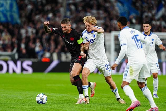 Robert Andrich (Bayer 04 Leverkusen, 08), Mads Emil Madsen (FC Kopenhagen, 21) DEN, FC Kopenhagen vs. Bayer 04 Leverkusen, Fussball, UEFA Champions League, Spieltag 1, Spielzeit 2025 2026, 18.09.2025 DEN, FC Kopenhagen vs. Bayer 04 Leverkusen, Fussball, UEFA Champions League, Spieltag 1, Spielzeit 2025 2026, 18.09.2025 Kopenhagen Copyright: xEibner-Pressefoto MarcelxvonxFehrnx EP_MFN