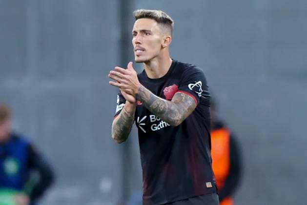 Alejandro Grimaldo (Bayer 04 Leverkusen) bejubelt seinen Treffer zum 1:1, UEFA Champions League 2025 26 League Phase MD1, F.C. Copenhagen v Bayer 04 Leverkusen, Parken Stadium am 18. September 2025 in Kopenhagen, Dänemark. (Foto von Marco Steinbrenner DeFodi Images) Alejandro Grimaldo (Bayer 04 Leverkusen) celebrates after scoring his teams first goal, UEFA Champions League 2025 26 League Phase MD1, F.C. Copenhagen v Bayer 04 Leverkusen, Parken Stadium, September 18, 2025 in Copenhagen, Denmark. (Photo by Marco Steinbrenner DeFodi Images) Alejandro Grimaldo Bayer 04 Leverkusen celebrates his goal for 1 1, UEFA Champions League 2025 26 League Phase MD1, F C Copenhagen v Bayer 04 Leverkusen, Parken Stadium, September 18, 2025 in Copenhagen, Denmark Photo by Marco Steinbrenner DeFodi Images Alejandro Grimaldo Bayer 04 Leverkusen celebrates after scoring his teams first goal, UEFA Champions League 2025 26 League Phase MD1, F C Copenhagen v Bayer 04 Leverkusen, Parken Stadium, September 18, 2025 in Copenhagen, Denmark Photo by Marco Steinbrenner DeFodi Images