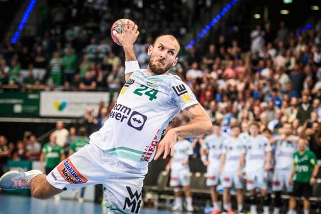 Marcel Schiller (Frisch auf! Goeppingen, 24) - Sieben-Meter zum Schlusstreffer GER, TVB 1898 Stuttgart - Frisch Auf! Goeppingen, DAIKIN HBL, Handball, Bundesliga, 5. Spieltag, Spielzeit 2025 2026, 18.09.2025 GER, TVB 1898 Stuttgart - Frisch Auf! Goeppingen, DAIKIN HBL, Handball, Bundesliga, 5. Spieltag, Spielzeit 2025 2026, 18.09.2025 Stuttgart Copyright: xSandyxDinkelackerx EP_SDR