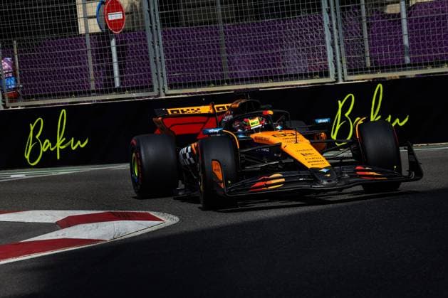 F1 - AZERBAIJAN GRAND PRIX 2025 81 PIASTRI Oscar (aus), McLaren F1 Team MCL39, action81 PIASTRI Oscar (aus), McLaren F1 Team MCL39, action during the 2025 Formula 1 Qatar Airways Azerbaijan Grand Prix, 17th round of the 2025 FIA Formula One World Championship, WM, Weltmeisterschaft from September 19 to 21, 2025 on the Baku City Circuit, in Baku, Azerbaijan - BakuAzerbaijan Copyright: xFLORENTxGOODENx