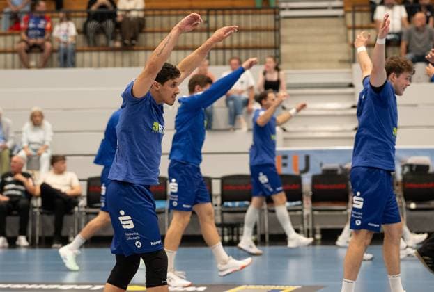 Yonatan Dayan, (HBW Balingen Weilstetten, 40) beim Warmmachen, HBW Balingen Weilstetten vs. TuS N Luebbecke, Handball, 2. Bundesliga, 4. Spieltag, Saison 2025 2026, 19.09.2025 Eibner-Pressefoto Andreas Ulmer HBW Balingen Weilstetten vs. TuS N Luebbecke, Handball, 2. Bundesliga, 4. Spieltag, Saison 2025 2026, 19.09.2025 Balingen Copyright: xEibner-Pressefoto AndreasxUlmerx EP_AUR