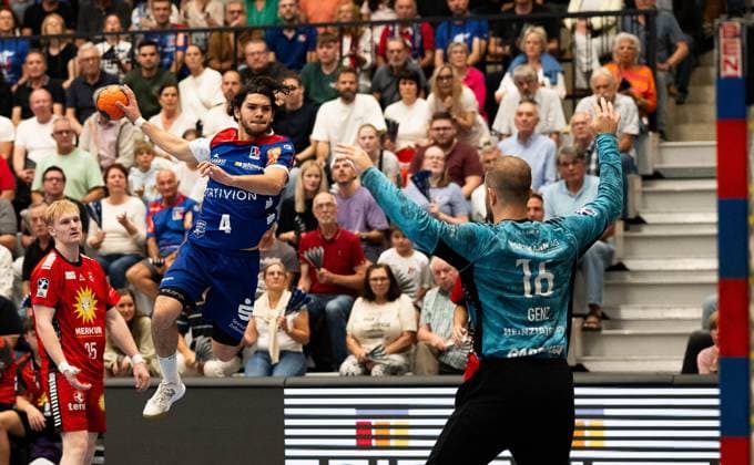 Tim Matthes (HBW Balingen Weilstetten, 04) beim Torwurf, HBW Balingen Weilstetten vs. TuS N Luebbecke, Handball, 2. Bundesliga, 4. Spieltag, Saison 2025 2026, 19.09.2025 Eibner-Pressefoto Andreas Ulmer HBW Balingen Weilstetten vs. TuS N Luebbecke, Handball, 2. Bundesliga, 4. Spieltag, Saison 2025 2026, 19.09.2025 Balingen Copyright: xEibner-Pressefoto AndreasxUlmerx EP_AUR