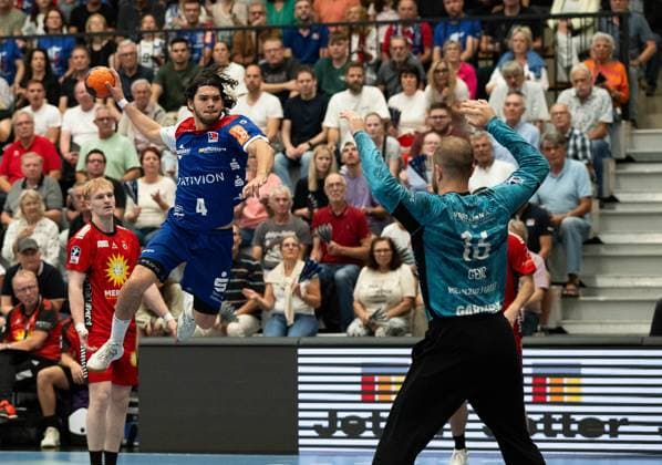 Tim Matthes (HBW Balingen Weilstetten, 04) beim Torwurf, HBW Balingen Weilstetten vs. TuS N Luebbecke, Handball, 2. Bundesliga, 4. Spieltag, Saison 2025 2026, 19.09.2025 Eibner-Pressefoto Andreas Ulmer HBW Balingen Weilstetten vs. TuS N Luebbecke, Handball, 2. Bundesliga, 4. Spieltag, Saison 2025 2026, 19.09.2025 Balingen Copyright: xEibner-Pressefoto AndreasxUlmerx EP_AUR