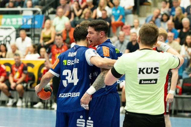 Csaba Leimeter (HBW Balingen Weilstetten, 055) feiert das Tor HBW Balingen Weilstetten vs. TuS N Luebbecke, Handball, 2. Bundesliga, 4. Spieltag, Saison 2025 2026, 19.09.2025 Eibner-Pressefoto Andreas Ulmer HBW Balingen Weilstetten vs. TuS N Luebbecke, Handball, 2. Bundesliga, 4. Spieltag, Saison 2025 2026, 19.09.2025 Balingen Copyright: xEibner-Pressefoto AndreasxUlmerx EP_AUR