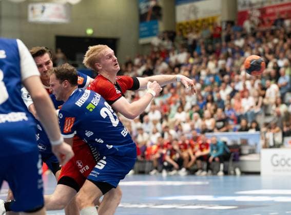 Sven Wesseling (TuS N Luebbecke, 24) beim Wurf, HBW Balingen Weilstetten vs. TuS N Luebbecke, Handball, 2. Bundesliga, 4. Spieltag, Saison 2025 2026, 19.09.2025 Eibner-Pressefoto Andreas Ulmer HBW Balingen Weilstetten vs. TuS N Luebbecke, Handball, 2. Bundesliga, 4. Spieltag, Saison 2025 2026, 19.09.2025 Balingen Copyright: xEibner-Pressefoto AndreasxUlmerx EP_AUR