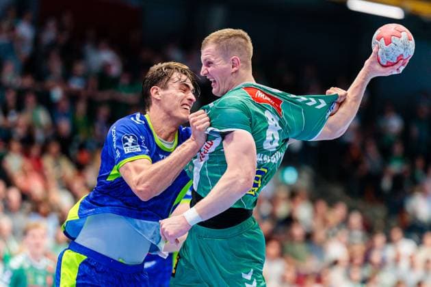 v.l. Julian Koester (VfL Gummersbach, 07), Karolis Antanavicius (GWD Minden, 08) im Zweikampf GER, GWD Minden vs. VfL Gummersbach, Handball, 1. Bundesliga, 5. Spieltag, Spielzeit 2025 2026, 19.09.2025 GER, GWD Minden vs. VfL Gummersbach, Handball, 1. Bundesliga, 5. Spieltag, Spielzeit 2025 2026, 19.09.2025 Luebbecke Copyright: xEibner-Pressefoto JanxRollingerx EP_JSK