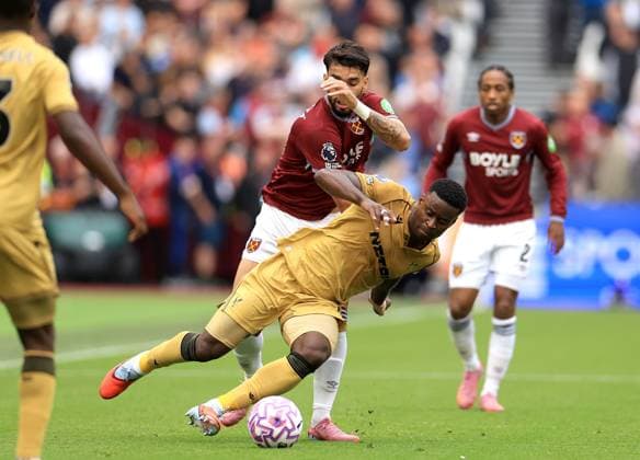 Marc Guà hi of Crystal Palace in action against Lucas Paqueta of West Ham United West Ham United v Crystal Palace, Premier League, Football, London Stadium, London, UK - 20 Sep 2025London London Stadium United Kingdom EDITORIAL USE ONLY No use with unauthorised audio, video, data, fixture lists, club league logos or live services. Online in-match use limited to 120 images, no video emulation. No use in betting, games or single club league player publications. Copyright: xGeorgexTewkesbury Shutterstockx 15487096ai