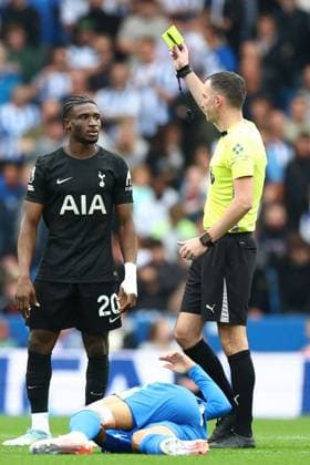 Mohammed Kudus of Tottenham Hotspur is shown a yellow card by match referee Chris Kavanagh Brighton and Hove Albion v Tottenham Hotspur, Premier League, Football, American Express Community Stadium, Brighton, UK - 20 Sep 2025Brighton American Express Community Stadi United Kingdom EDITORIAL USE ONLY No use with unauthorised audio, video, data, fixture lists, club league logos or live services. Online in-match use limited to 120 images, no video emulation. No use in betting, games or single club league player publications. Copyright: xSimonxDael Shutterstockx 15487085ah