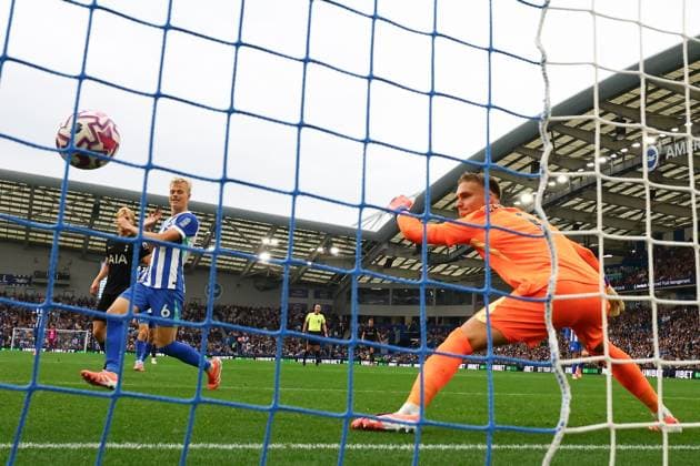 Jan Paul van Hecke of Brighton & Hove Albion scores an own goal (2-2) Brighton and Hove Albion v Tottenham Hotspur, Premier League, Football, American Express Community Stadium, Brighton, UK - 20 Sep 2025Brighton American Express Community Stadi United Kingdom EDITORIAL USE ONLY No use with unauthorised audio, video, data, fixture lists, club league logos or live services. Online in-match use limited to 120 images, no video emulation. No use in betting, games or single club league player publications. Copyright: xSimonxDael Shutterstockx 15487085ak