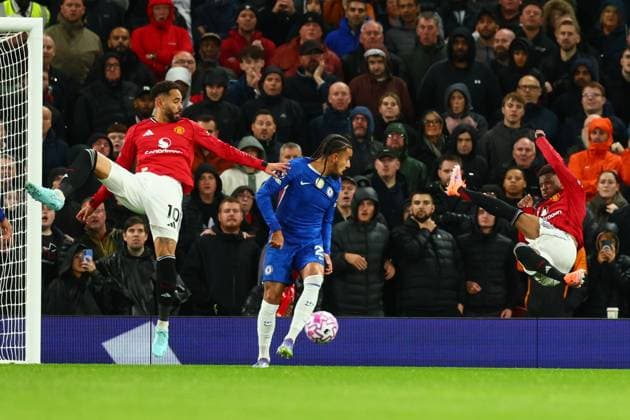 Amad Diallo of Manchester United, ManU tries an overhead kick Manchester United v Chelsea, Premier League, Football, Old Trafford, Manchester, UK - 20 Sep 2025Manchester Old Trafford United Kingdom EDITORIAL USE ONLY No use with unauthorised audio, video, data, fixture lists, club league logos or live services. Online in-match use limited to 120 images, no video emulation. No use in betting, games or single club league player publications. Copyright: xPaulxCurrie Shutterstockx 15487107ao