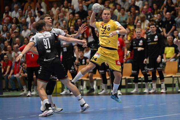 Deutschland, Handball, 2. Bundesliga, 4. Spieltag, 2025 2026, HSG Krefeld Niederrhein vs TuSEM Essen, 20.09.2025, Glockenspitzhalle, Krefeld, Deutschland, Jörn Persson (HSG Krefeld Niederrhein, 34) Copyright: xMarkusxVerwimpx