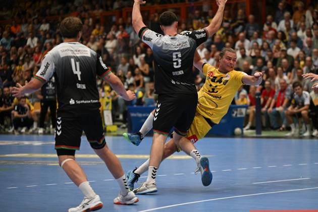 Deutschland, Handball, 2. Bundesliga, 4. Spieltag, 2025 2026, HSG Krefeld Niederrhein vs TuSEM Essen, 20.09.2025, Glockenspitzhalle, Krefeld, Deutschland, Jörn Persson (HSG Krefeld Niederrhein, 34) Copyright: xMarkusxVerwimpx