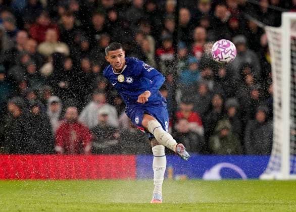 Manchester, England, 20th September 2025. Enzo Fernandez of Chelsea during the Manchester United, ManU vs Chelsea Premier League match at Old Trafford, Manchester. Picture credit should read: Andrew Yates Sportimage EDITORIAL USE ONLY. No use with unauthorised audio, video, data, fixture lists, club league logos or live services. Online in-match use limited to 120 images, no video emulation. No use in betting, games or single club league player publications. SPI_046_AY_MAN_UTD_CHELSEA SPI-4149-0046