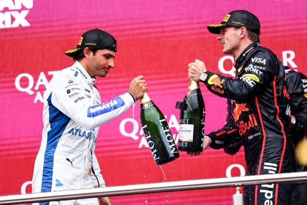 F1 - AZERBAIJAN GRAND PRIX 2025 SAINZ Carlos (spa), Williams Racing FW47, portrait and VERSTAPPEN Max (ned), Red Bull Racing RB21, portrait podium during the 2025 Formula 1 Qatar Airways Azerbaijan Grand Prix, 17th round of the 2025 FIA Formula One World Championship, WM, Weltmeisterschaft from September 19 to 21, 2025 on the Baku City Circuit, in Baku, Azerbaijan - BakuAzerbaijan Copyright: xEricxAlonsox