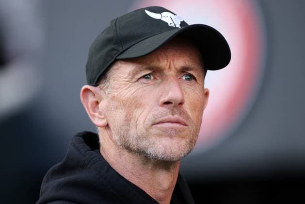 Oxford United manager, Gary Rowett looks on Bristol City v Oxford United, Sky Bet Championship, Football, Ashton Gate, Bristol, UK - 21 Sep 2025Bristol Ashton Gate United Kingdom EDITORIAL USE ONLY No use with unauthorised audio, video, data, fixture lists, club league logos or live services. Online in-match use limited to 120 images, no video emulation. No use in betting, games or single club league player publications. Copyright: xWillxCooper Shutterstockx 15487122w