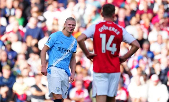 Erling Haland of Manchester City look towards Viktor Gyokeres of Arsenal Arsenal v Manchester City, Premier League, Football, Emirates Stadium, London, UK - 21 Sep 2025London Emirates Stadium United Kingdom EDITORIAL USE ONLY No use with unauthorised audio, video, data, fixture lists, club league logos or live services. Online in-match use limited to 120 images, no video emulation. No use in betting, games or single club league player publications. Copyright: xJavierxGarcia Shutterstockx 15487130i