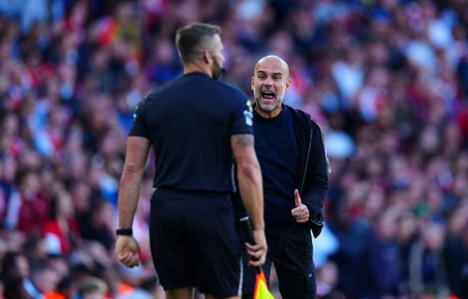 Manchester City Manager Pep Guardiola shouts at the linesman and is subsequently booked Arsenal v Manchester City, Premier League, Football, Emirates Stadium, London, UK - 21 Sep 2025London Emirates Stadium United Kingdom EDITORIAL USE ONLY No use with unauthorised audio, video, data, fixture lists, club league logos or live services. Online in-match use limited to 120 images, no video emulation. No use in betting, games or single club league player publications. Copyright: xJavierxGarcia Shutterstockx 15487130au